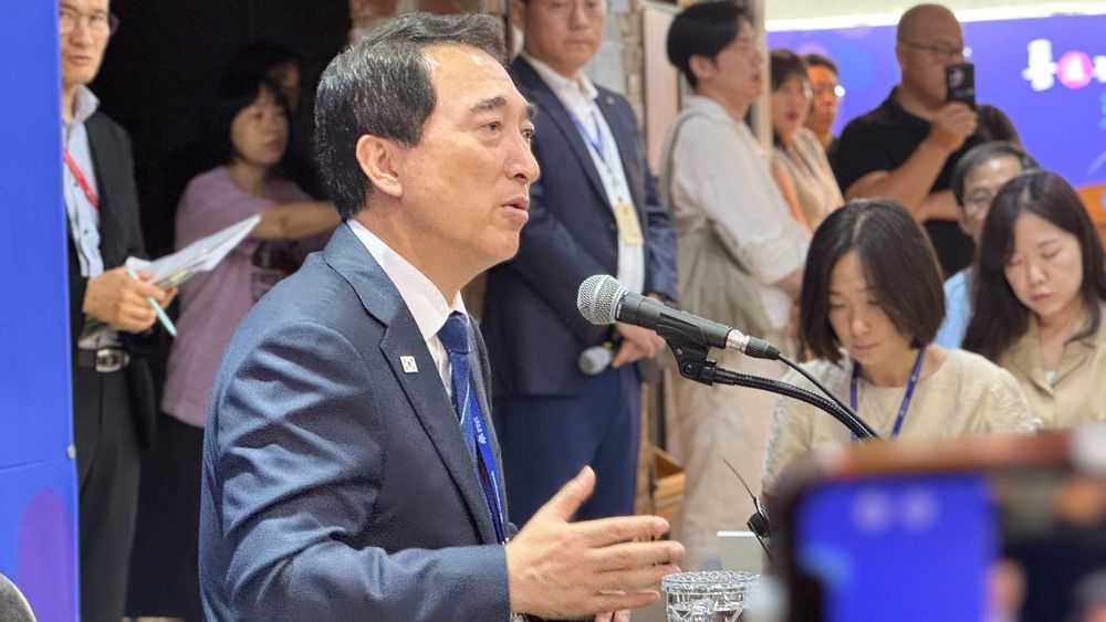 "나는 어떤 계보에도 속한 적 없다"... 박수현 지사 충남의 실리가 최우선 post image
