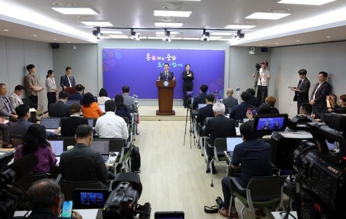“충남신보 이사장 후보 ‘부적격 판단’ 전격 수용” post image