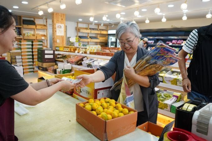 세종시교육청, 추석 명절 맞이 전통시장 방문으로 지역경제 살리기 앞장 post image