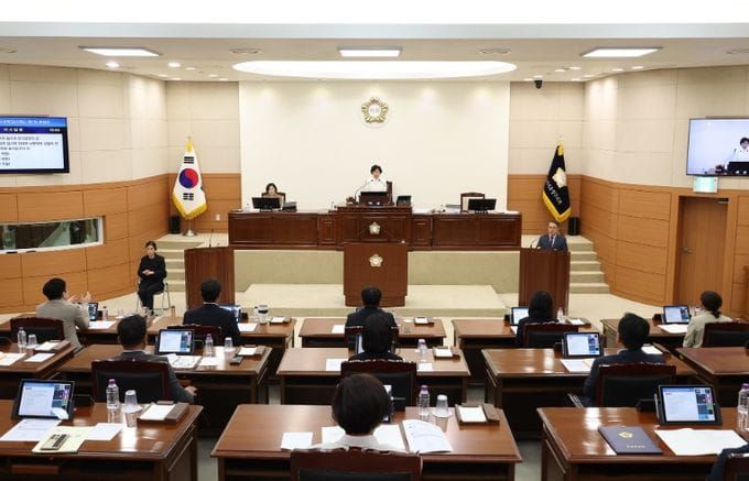 제289회 유성구의회 임시회 개회 post image