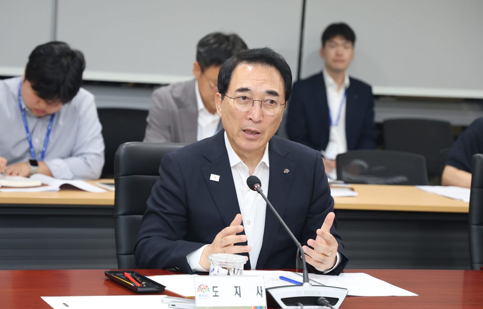 박수현 지사 "지천댐, 정부에 투쟁적으로 요구하겠다"…귀국 밤 긴급회의 post image