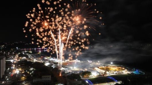 강경하늘 수놓은 개막 불꽃쇼, 축제의 밤 밝히다 post image