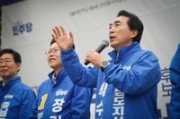 박수현 민주당 충남지사 후보, 공식 선거운동 돌입…"충남 GRDP 3위, 개인소득 13위 역설 해결하겠다" post image