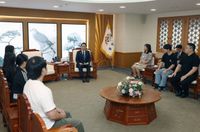 박수현 충남도지사, 청소년 모의투표 당선증 받았다 post image