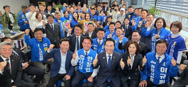 박수현, 민주당 충남도지사 후보 확정… 현직 김태흠 지사와 맞대결 post image