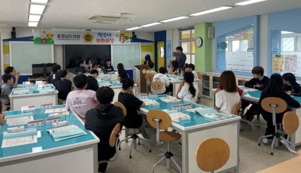충남도의회, 예산 금오초 ‘찾아가는 청소년 의회교실’ 개최 post image