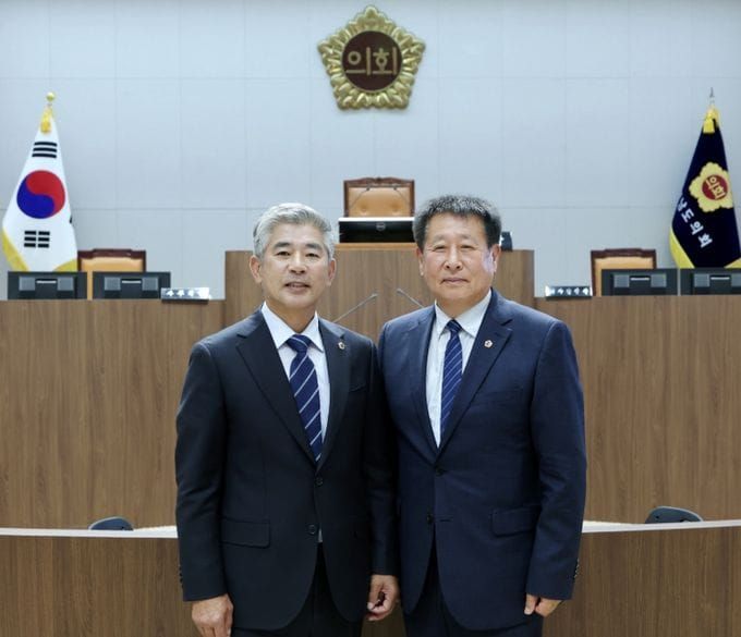 제13대 충남도의회 전반기 의장에 조철기 의원 선출 post image