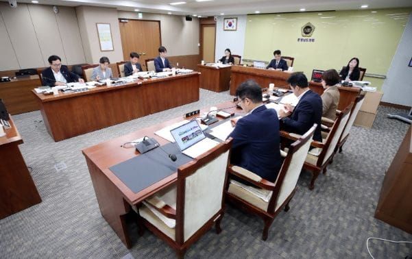 충남도의회 기경위, 정부예산 확보·공공기관 관리·AI 정책 강화 촉구 post image