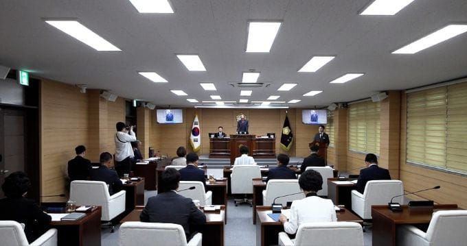부여군의회, 제10대 첫 회기 제302회 임시회 개회...“마주보는 소통, 함께 걷는 의회”다짐 post image