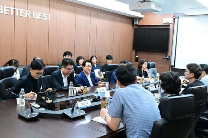 백성현 시장, 2차전지 선도기업 루트제이드 방문 “기업이 함께 성장하는 논산 만든다” post image