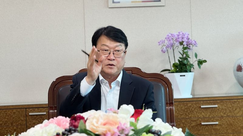 오석진 대전시교육감, 취임 초 교육 수장이 던진 소통 승부수... "공개행정 시대 열겠다!" post image
