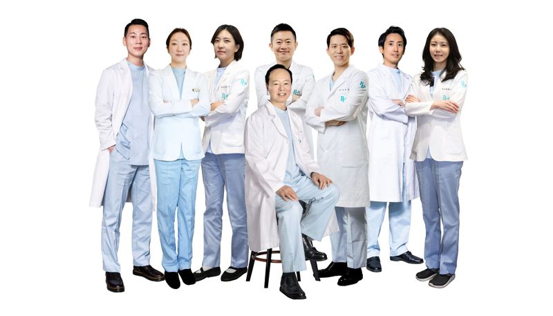 스마일라식 가격, 저렴한 게 우선일까,  가격보다 먼저 봐야 할 세 가지는? post image