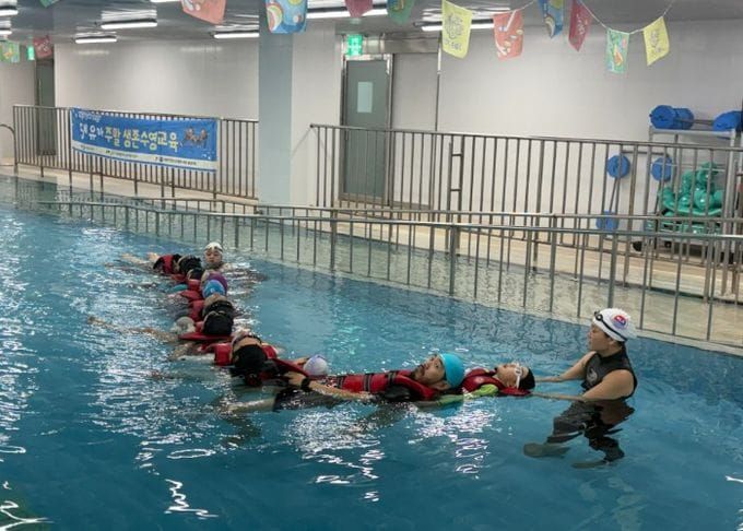 세종시육아종합지원센터, '가족과 함께하는 5세 유아 주말 생존수영 교육' post image