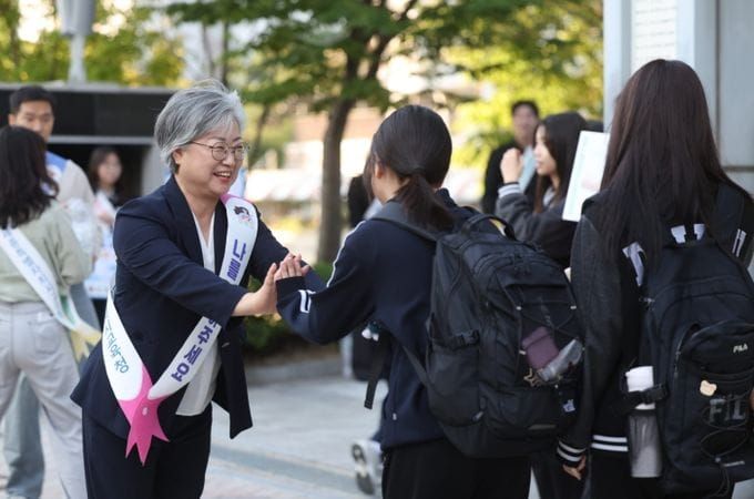 세종시교육청, 2학기 맞아 등굣길에서 학생 마음건강 응원 post image