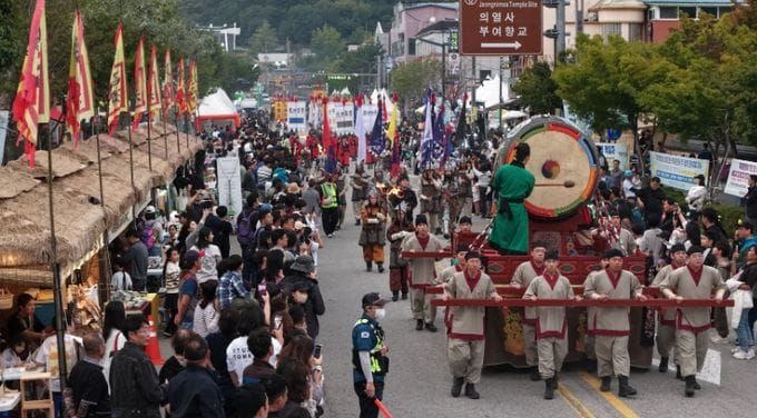 제72회 백제문화제, 600여 명 대규모 백제역사문화행렬로 백제 전통을 잇는다 post image