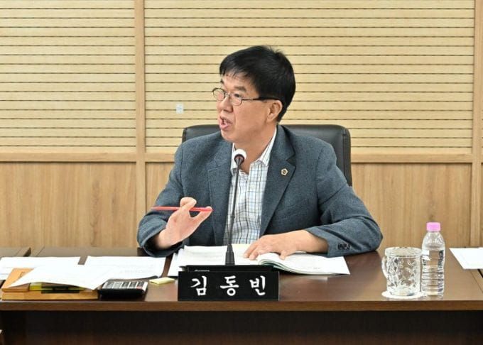 [2026 행정사무감사] 세종시의회 김동빈 의원, “규제 완화 없는 상권 지원은 밑 빠진 독에 물 붓기” post image