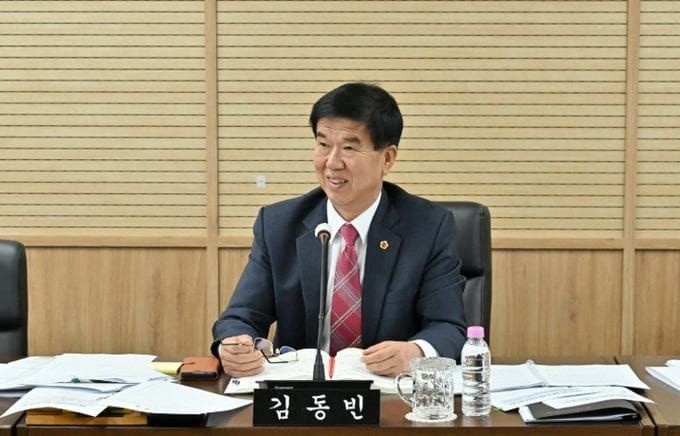 세종시의회 김동빈 의원,“찾아가는 문화공연, 지역 행사전통시장과 연계해 활성화해야” post image