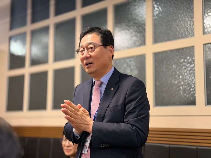 김선태 충남도 대변인 "의원 때보다 더 열심히 공부… 기대도 크지만 걱정도 많다" post image