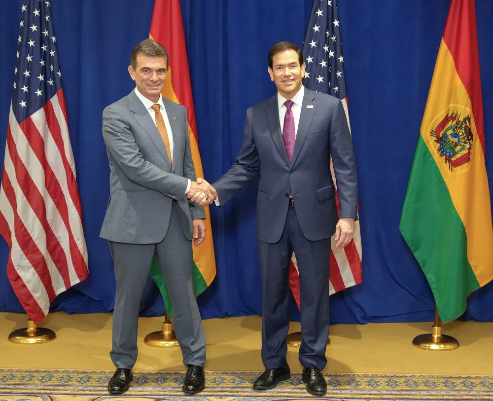 Estados Unidos y Bolivia evalúan un marco de inversión en IA, energía verde, hidrocarburos y minería