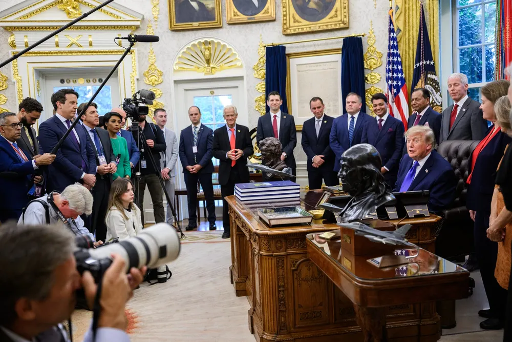 Trump construirá una planta siderúrgica de $15.000 millones en Iowa, la más grande en la historia de EE. UU.