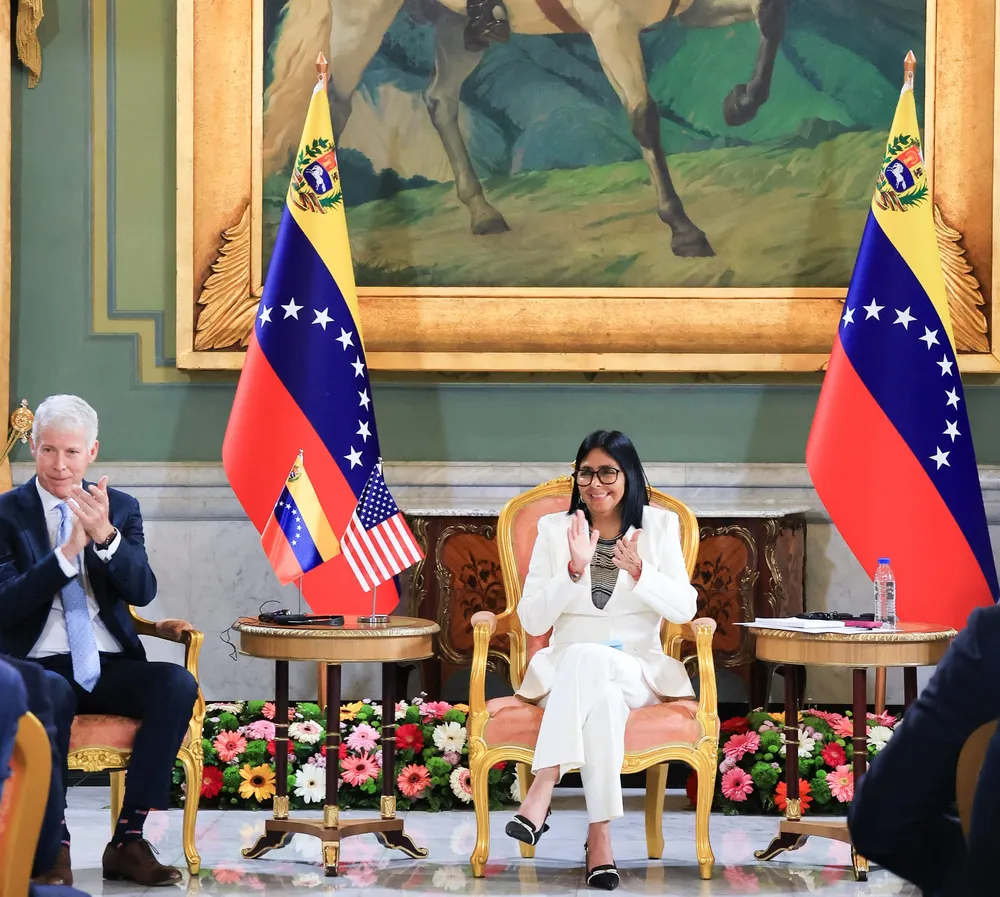Venezuela sella histórica reapertura con empresas petroleras durante visita del Secretario de Energía de EE. UU.
