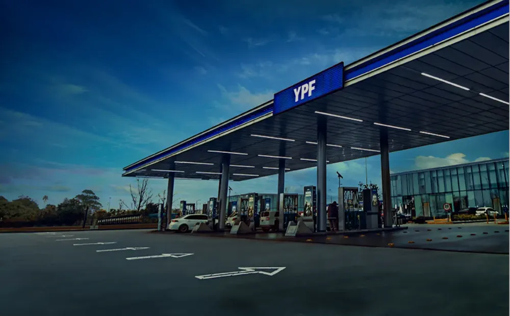 YPF negocia los primeros contratos de exportación de gas natural licuado desde Vaca Muerta