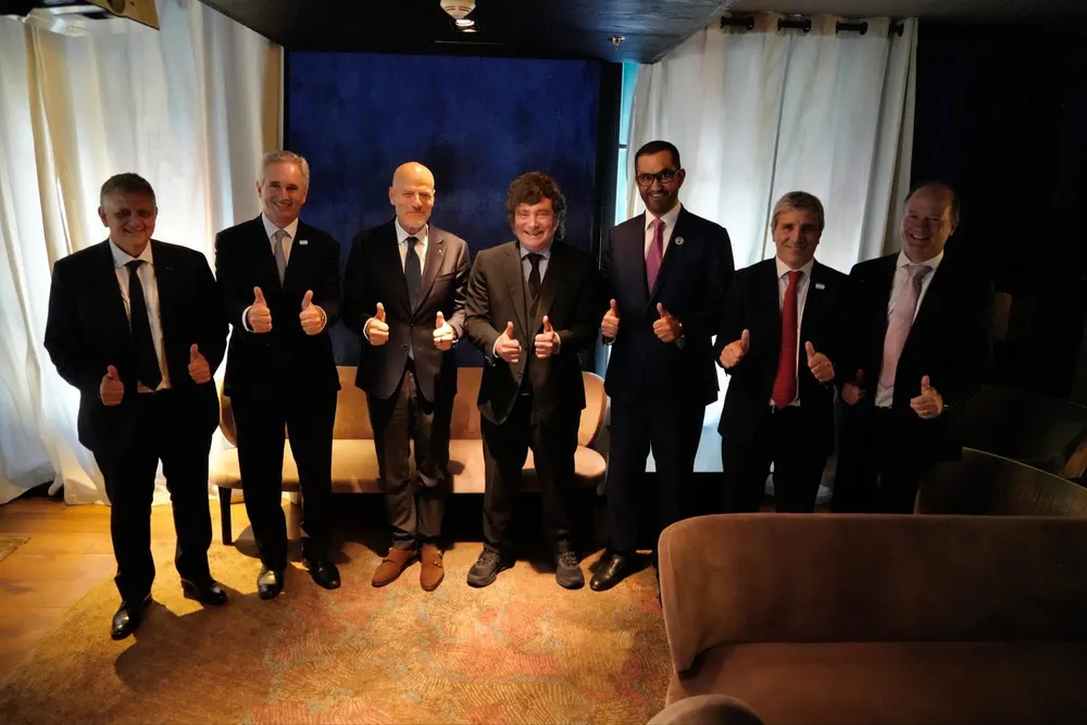 Javier Milei se reúne con el CEO de Eni para impulsar el megaproyecto Argentina LNG
