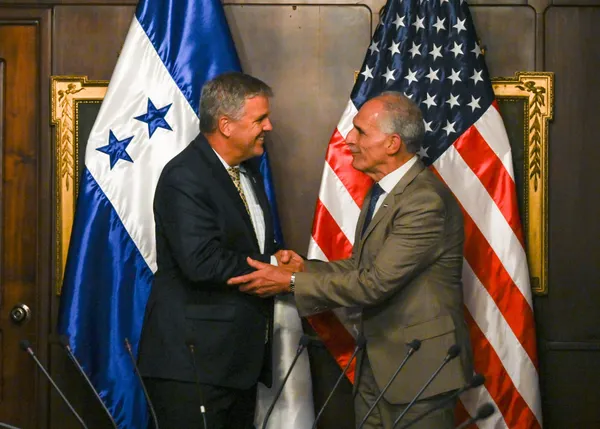 Honduras y EE. UU. evalúan la reforma del sector eléctrico