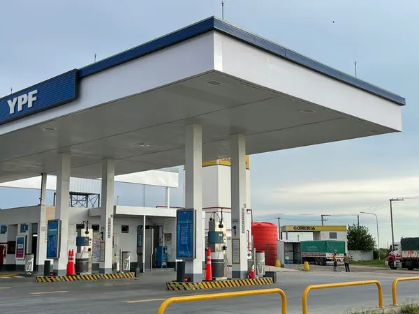 YPF presenta Argentina LNG, un megaproyecto de US$51.000 millones para exportar gas de Vaca Muerta