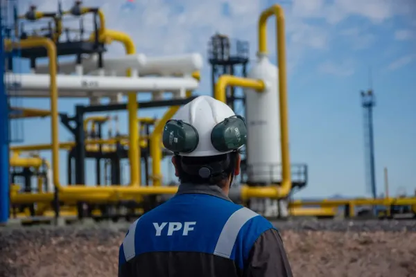 YPF presenta Argentina LNG, un megaproyecto de US$51.000 millones para exportar gas de Vaca Muerta