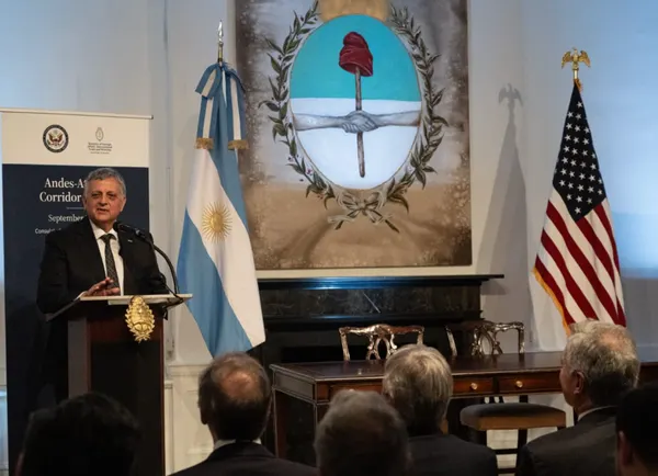 El Eximbank propone hasta 6.000 millones de dólares para financiar el proyecto Argentina LNG