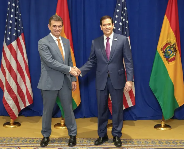 Estados Unidos y Bolivia evalúan un marco de inversión en IA, energía verde, hidrocarburos y minería