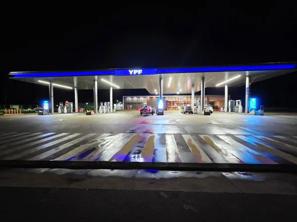 YPF gana $1.200 millones e impulsa su producción shale a 245.000 barriles diarios: prevé inversión con Chevron y Shell