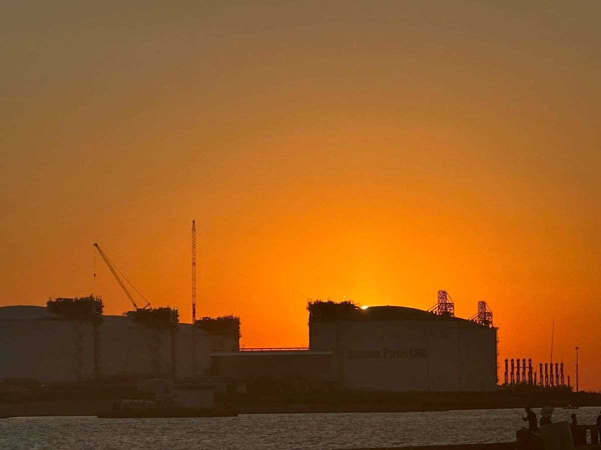 As Solar Dominates, the Sun  Sets on the LNG Boom