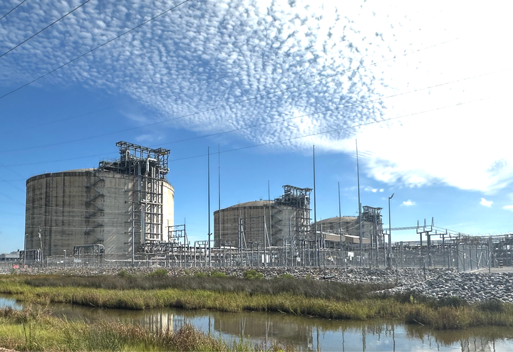 LNG storage tanks. Credit: Justin Mikulka