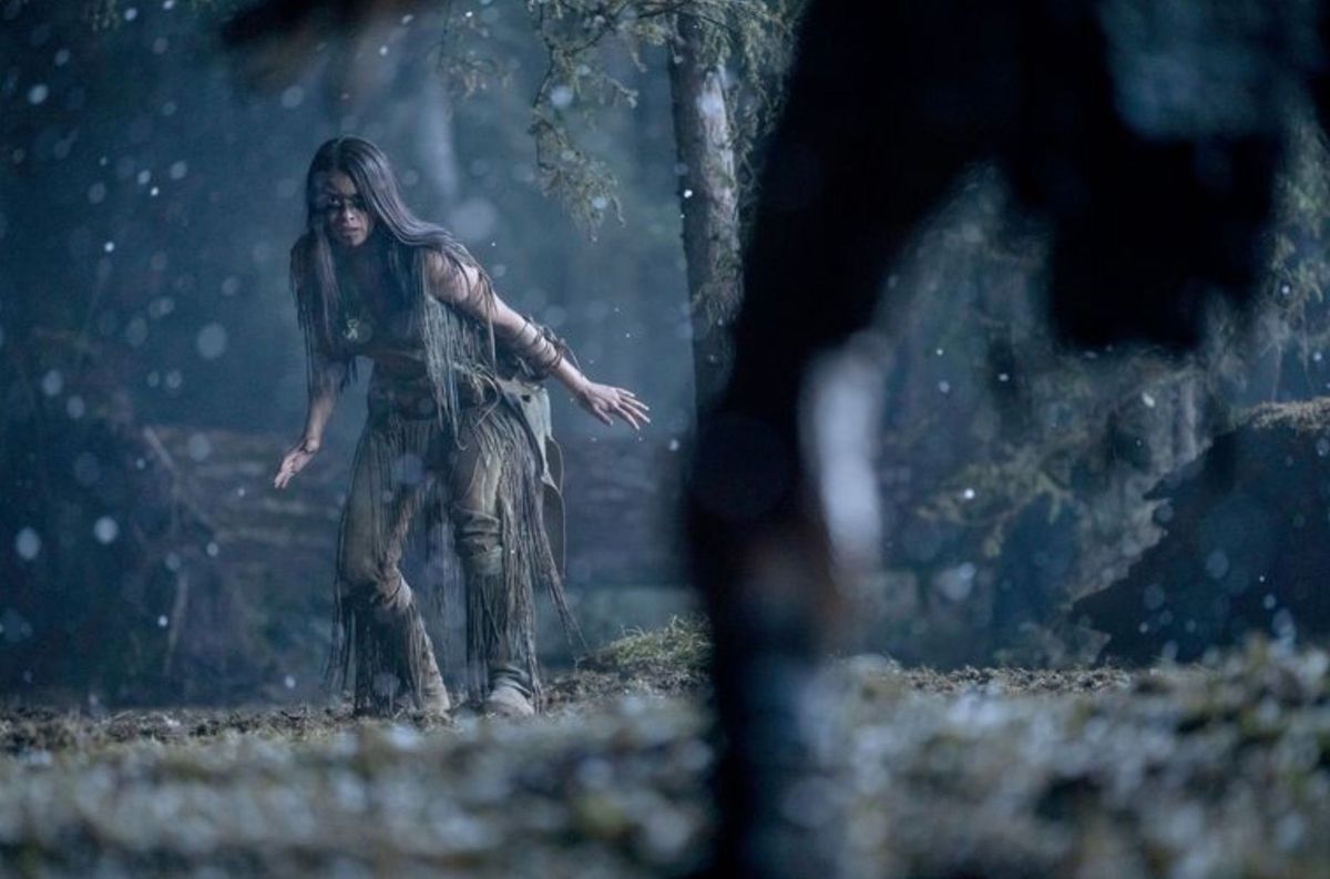 Amber Midthunder braces for a fight in a still from Dan Trachtenberg's new thriler PREY.