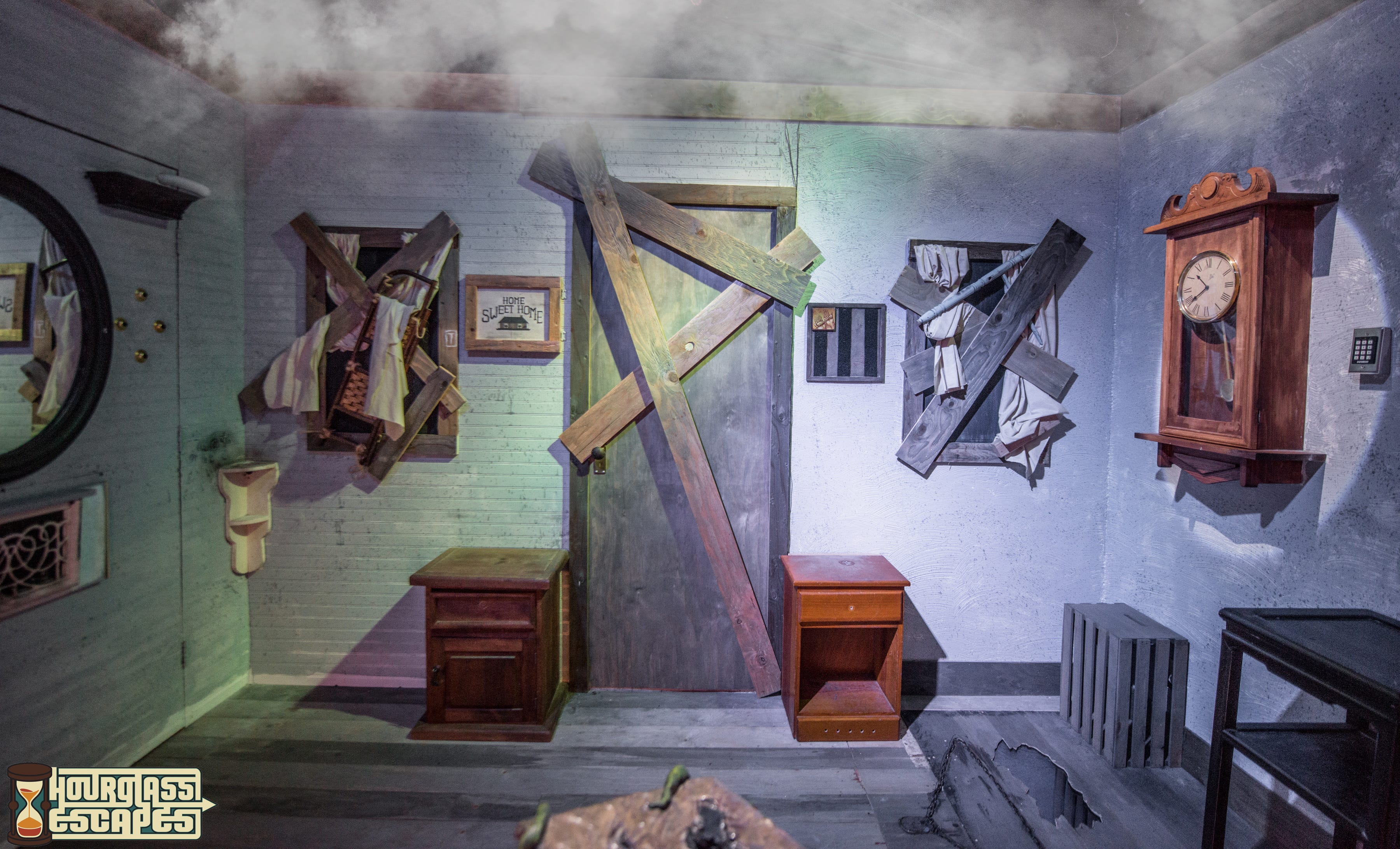 A Good Case Of Cabin Fever with ‘Evil Dead 2’ and ‘Cabin in the Woods’ (Review)