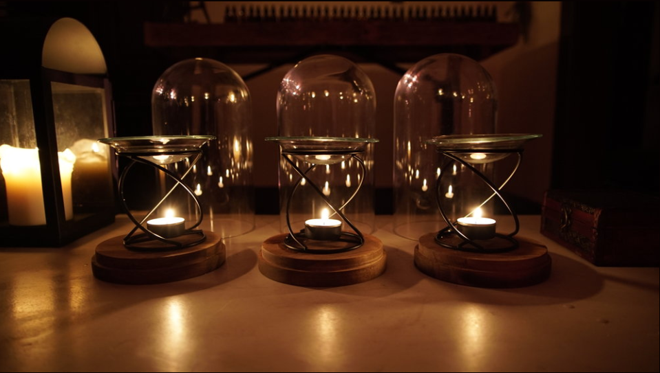 LA: Tales by Candlelight: Build: Your World / Your Character