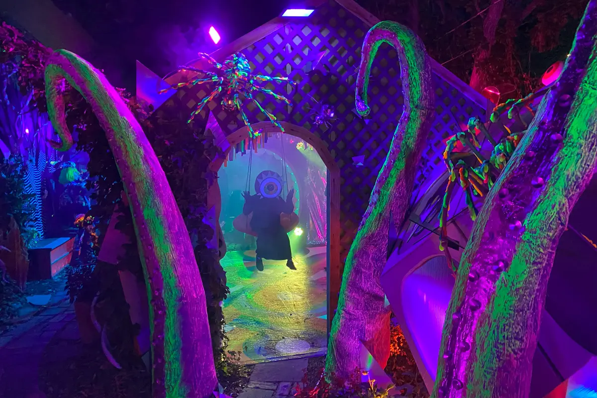 The Latest Strange Surprises & Sinister Stirrings (13 Listings)