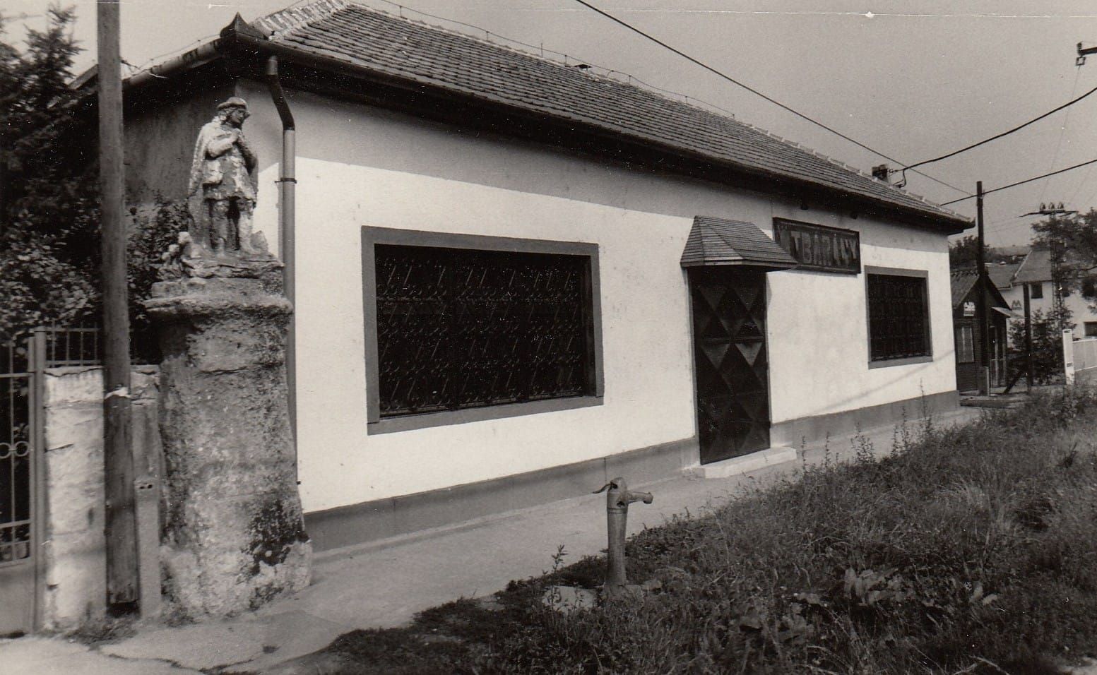 Kocsmasirató