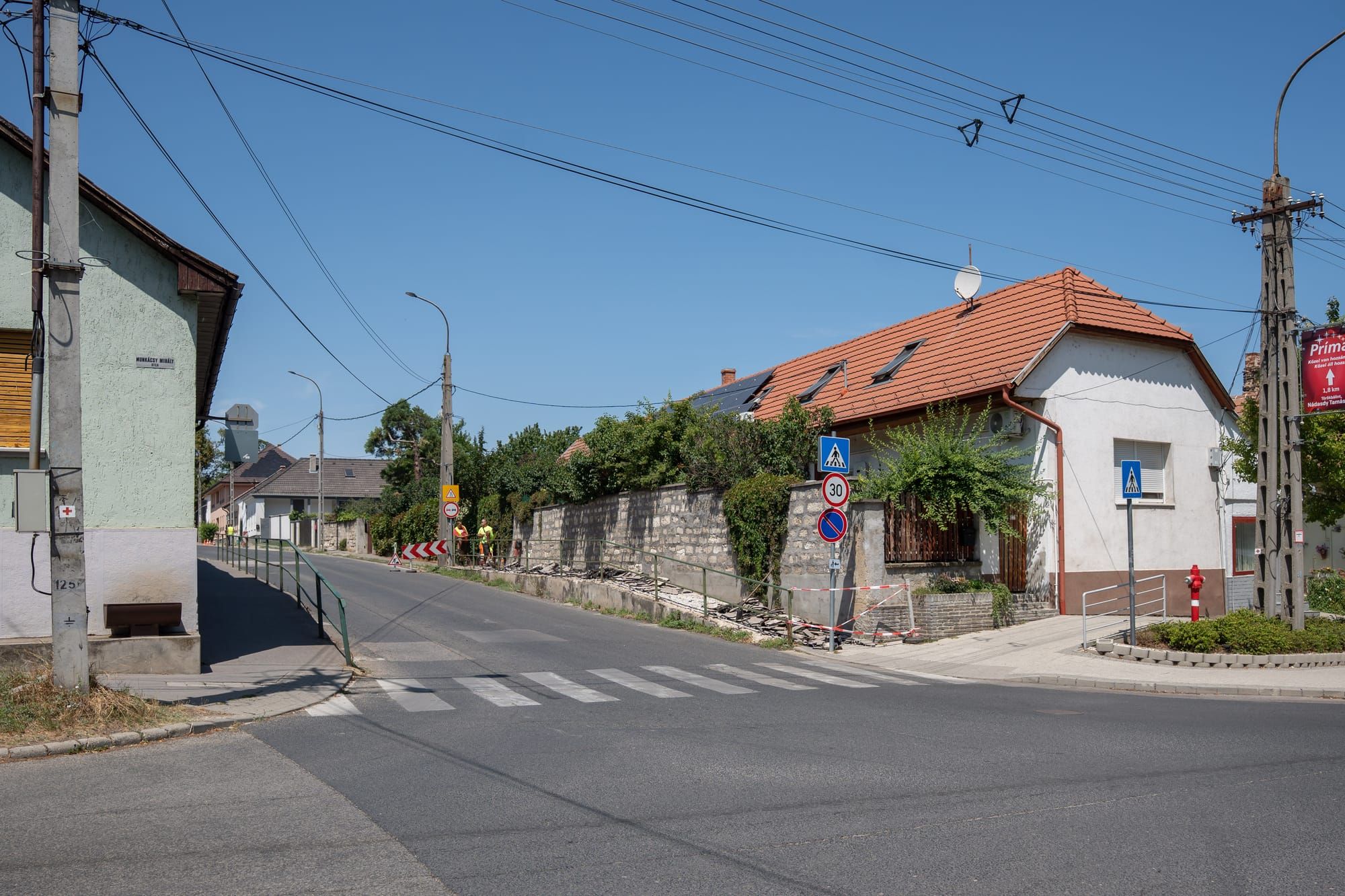 Megkezdődött a Szent István utca felújítása Törökbálinton