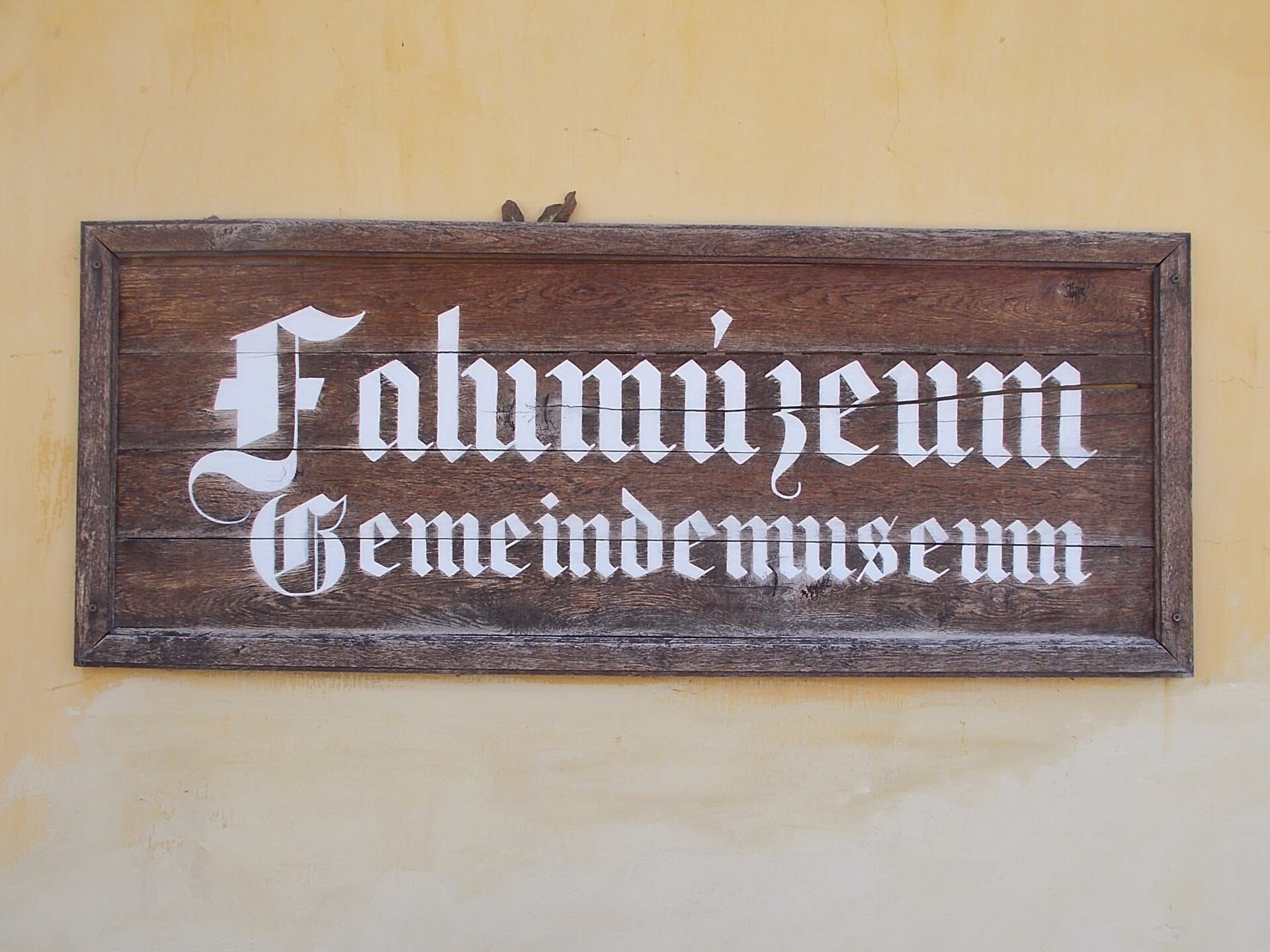 Emlékek nyomában - új kiállítás a Falumúzeumban