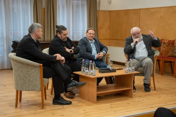 Végül nem az önkormányzatok zuhantak – Autonómia, értelmes decentralizáció