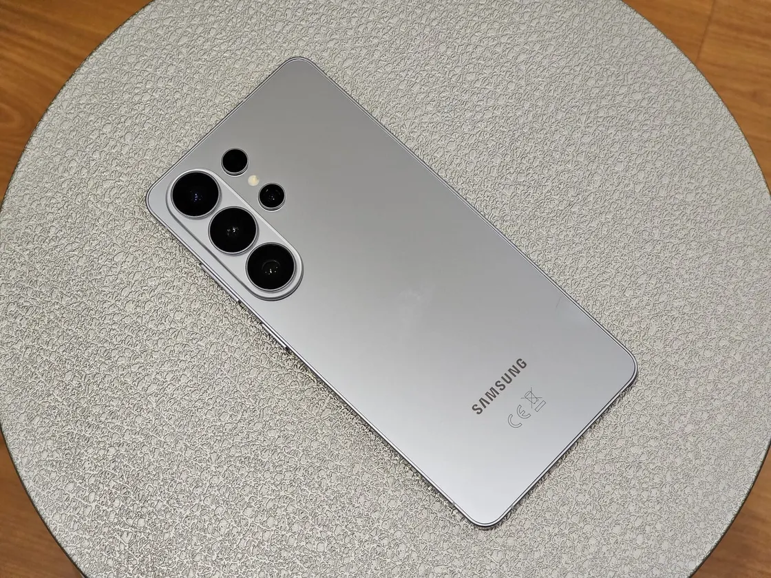 Samsung segue a Google e leva o AirDrop para os Galaxy S26