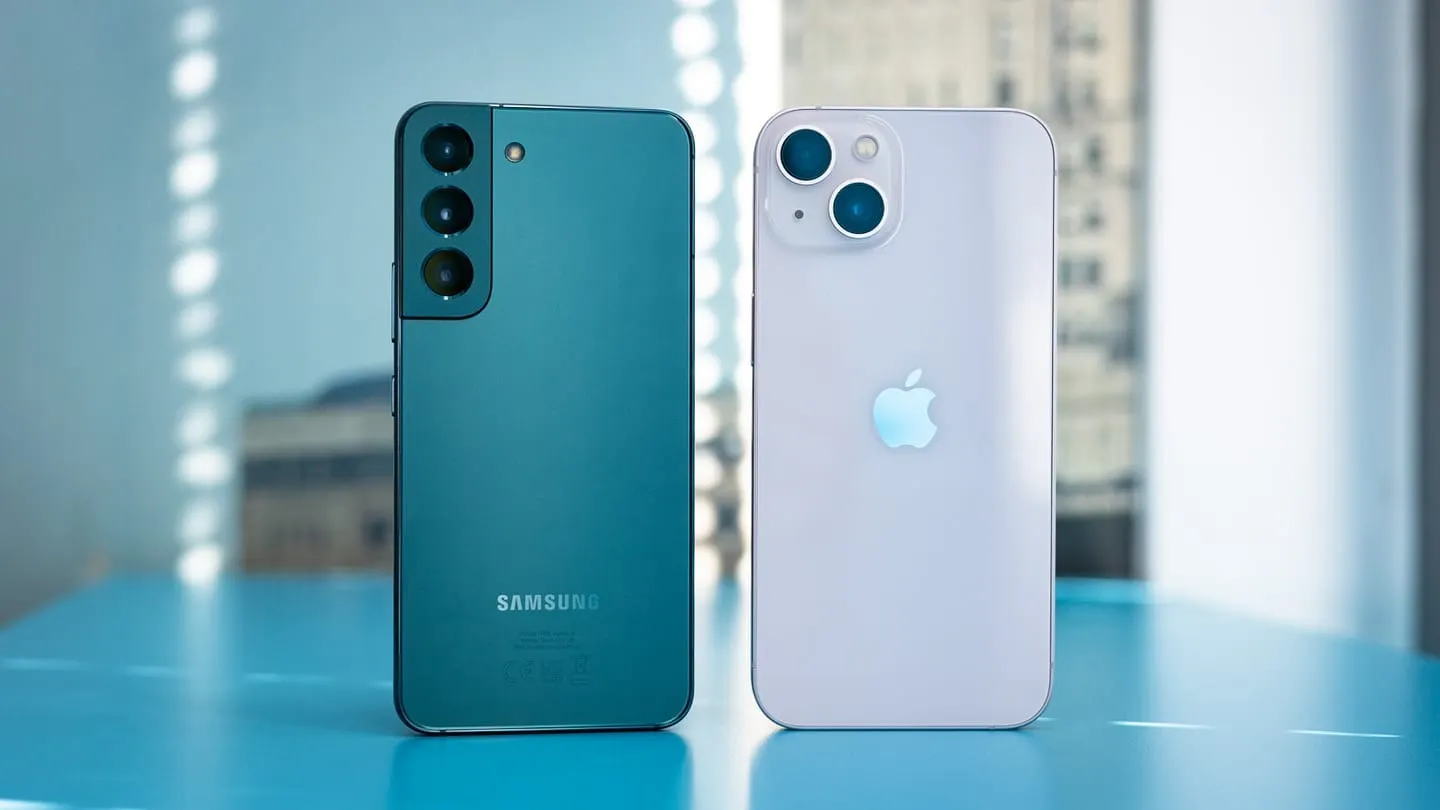 Samsung Galaxy S22 perde o seu valor de mercado três vezes mais rápido que o iPhone 13