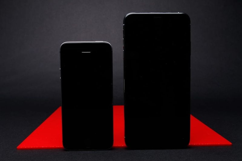 O adeus aos telemóveis compactos está cada vez mais inevitável