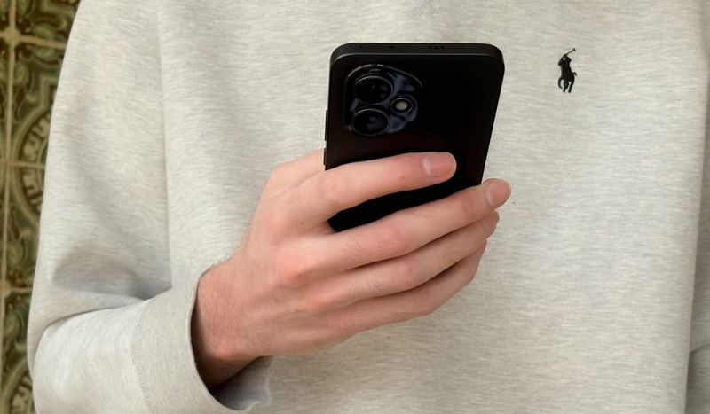 Se procuras um bom smartphone com preço acessível - olha para o Honor 400