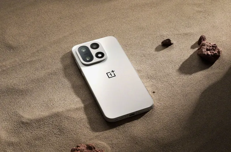 O OnePlus 15 já chegou a Portugal e este é o seu preço