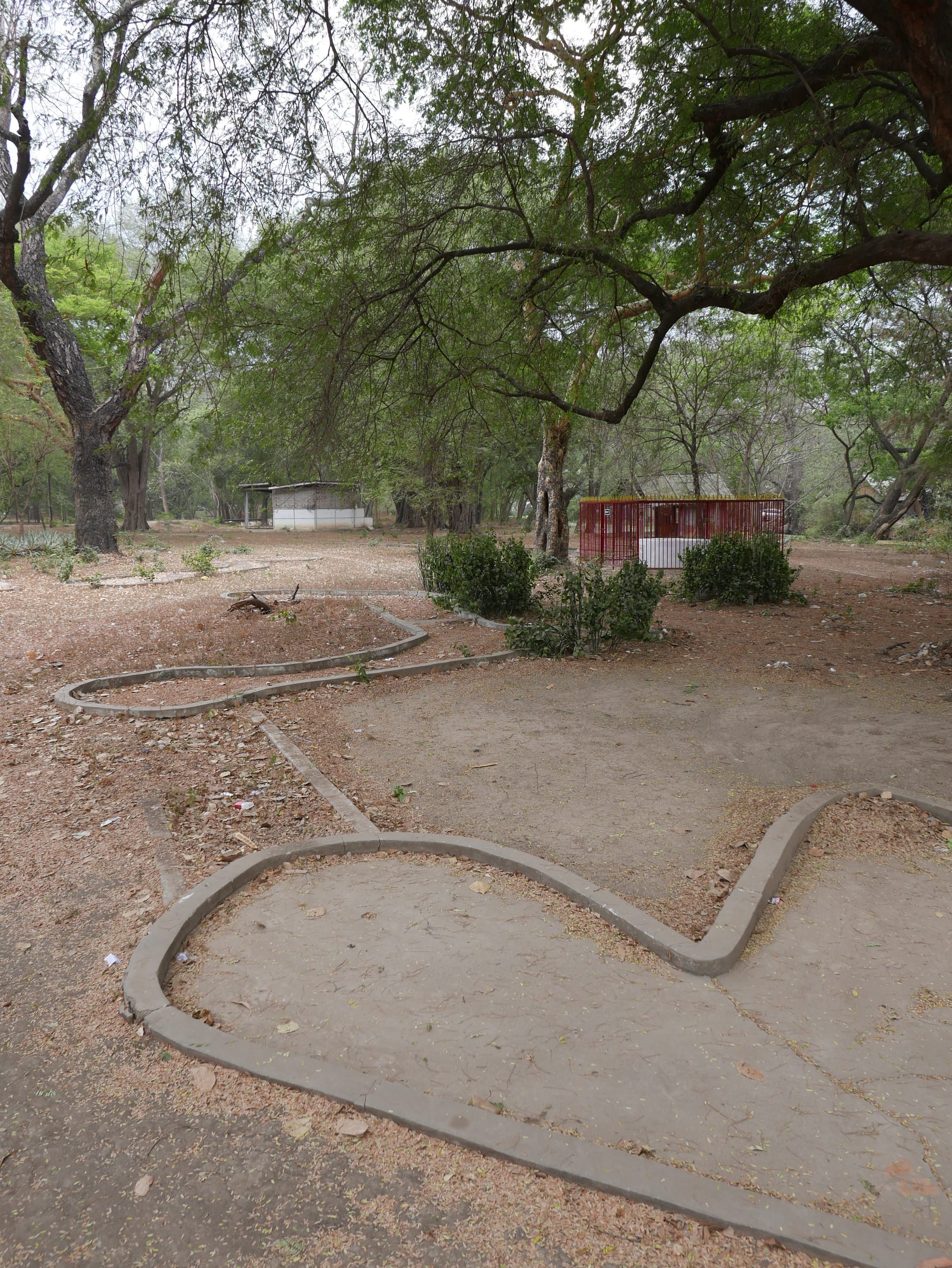 Photo by Author — an abandoned crazy golf course at the Mandalay Grand Royal Palace