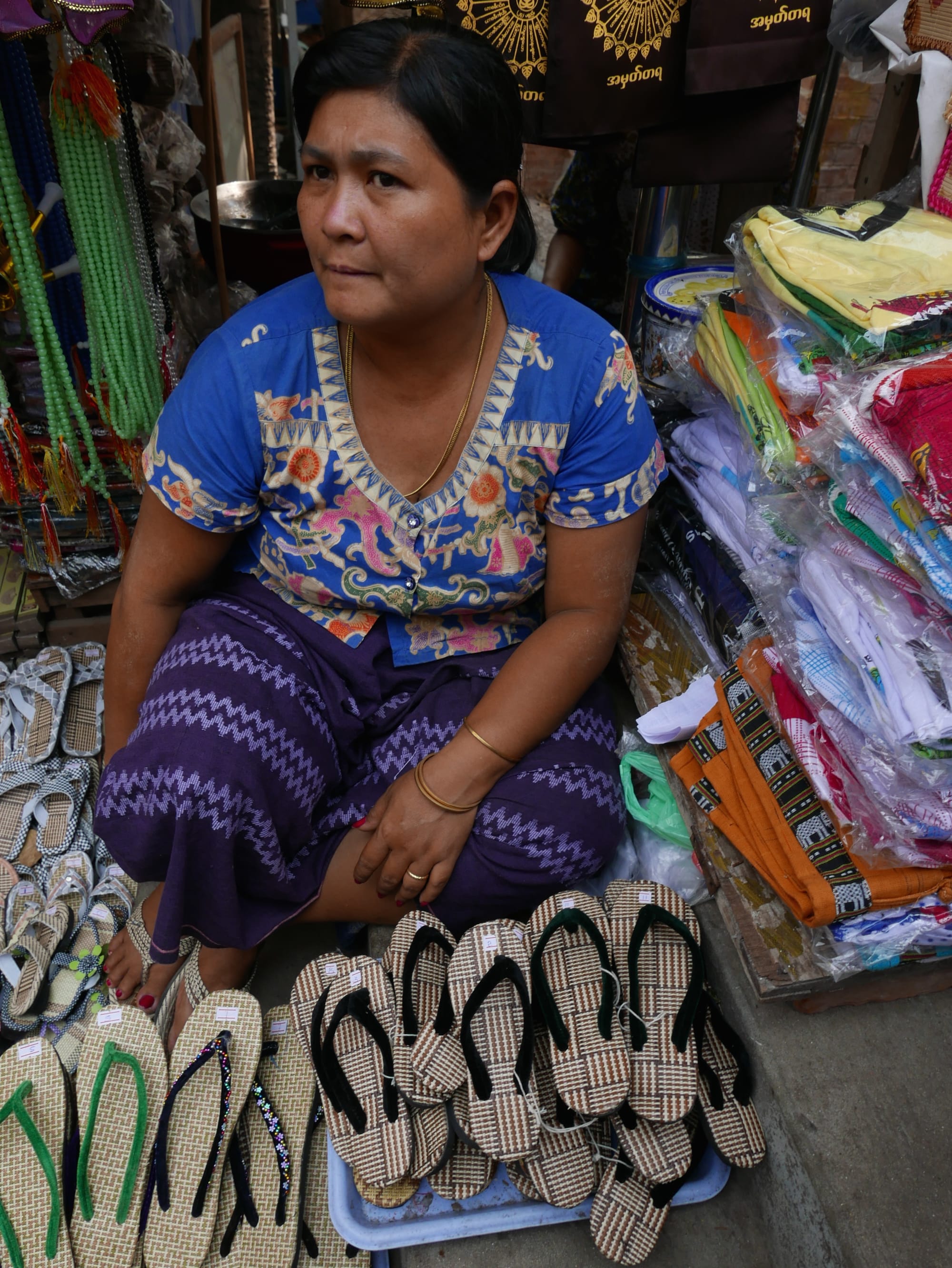 Photo by Author — a show seller on the Mandalay Hill walk
